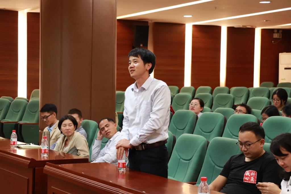 互动环节,邱主任提问