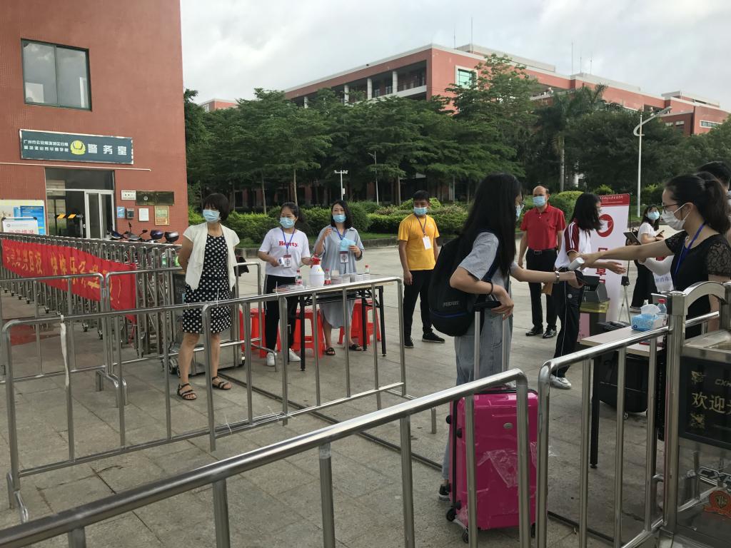 毕业生返校第一天